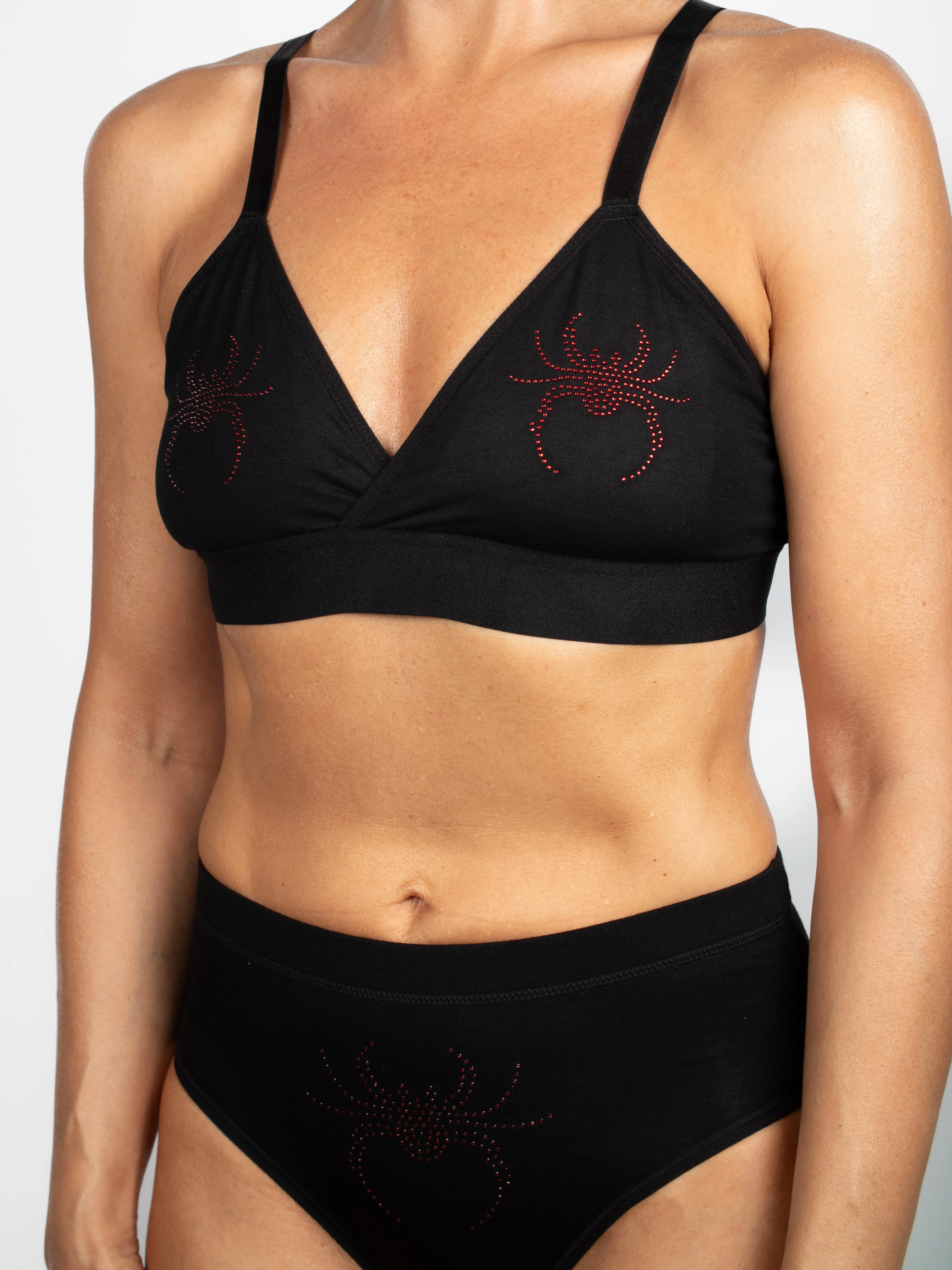 BeChill™ High-Performance Black Widow Supportive Wrap Bra